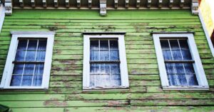 ugly green house that people normally see as the bad investment